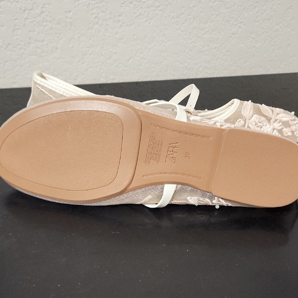 Zara Women's Beige Floral Flats - Picture 3 of 6